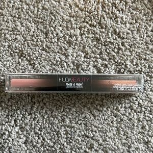 Huda Beauty - Private Jet & Shimmering Sunset